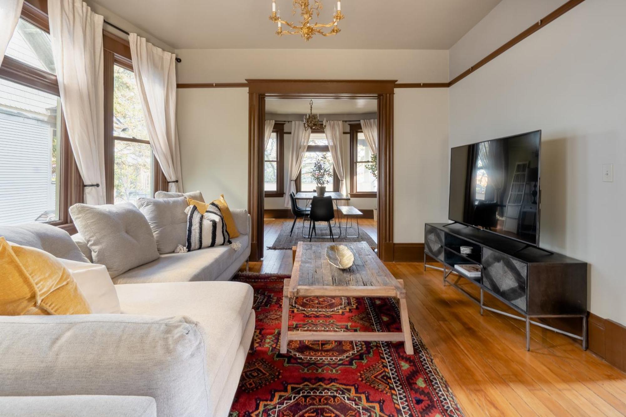 Holiday home Collection - 3br Historic Soul District Remodel *