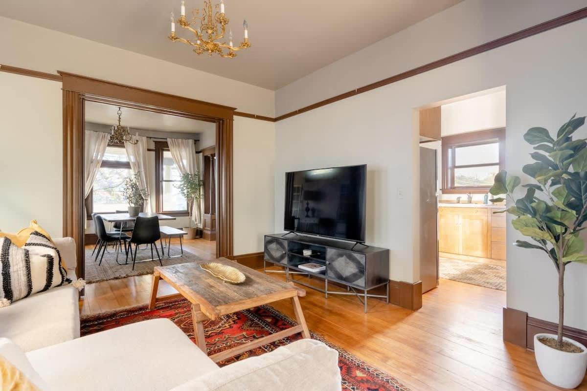Collection - 3br Historic Soul District Remodel